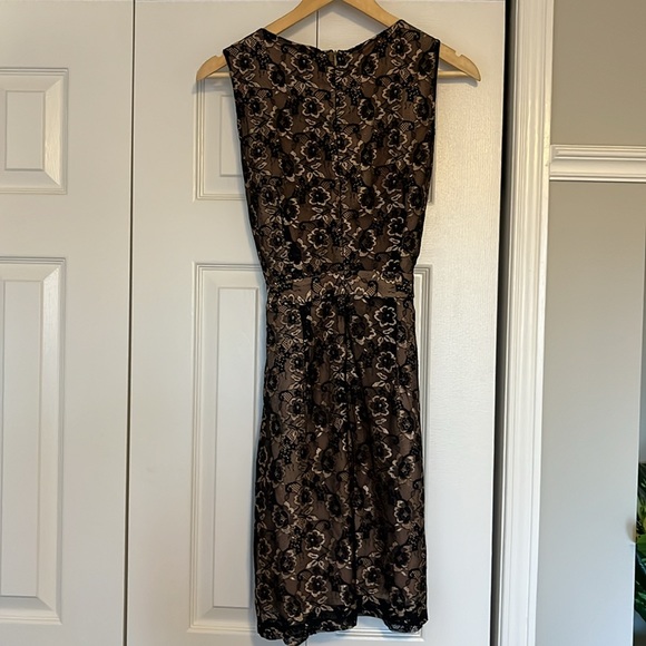 Woman’s midi length dress - Picture 3 of 4